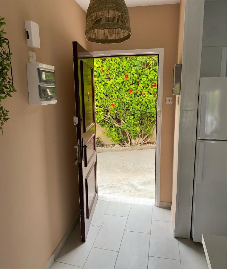 Seaside Maisonette 200M From Sea Paphos Exterior photo