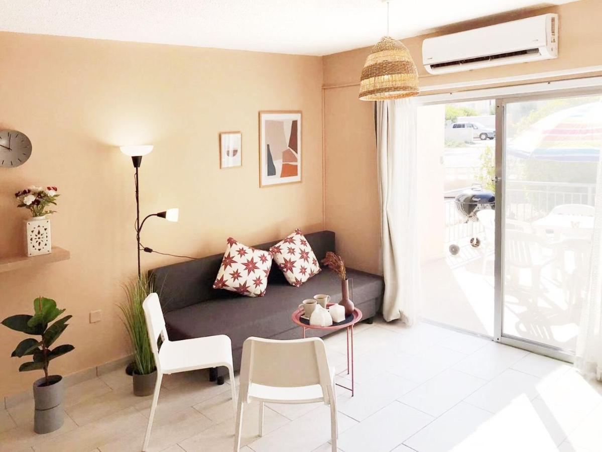 Seaside Maisonette 200M From Sea Paphos Exterior photo
